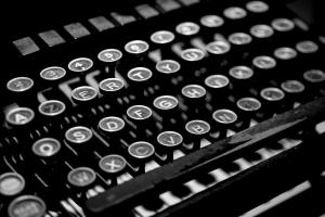 typewriter-2653187_1920